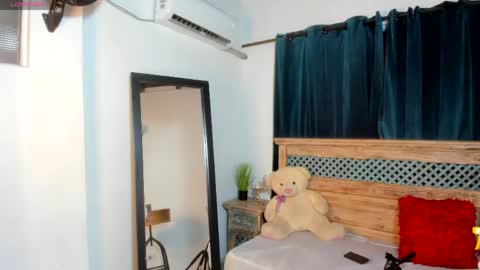 Snapshot of amaia_monroe chatting on June 5, 2026, 5:47 am amaia_monroe online show from June 5, 2026, 5:47 am