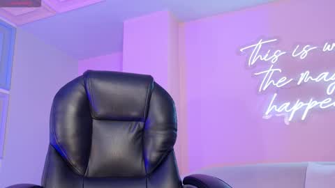 Amaia Haywood online show from November 12, 2025, 5:19 am