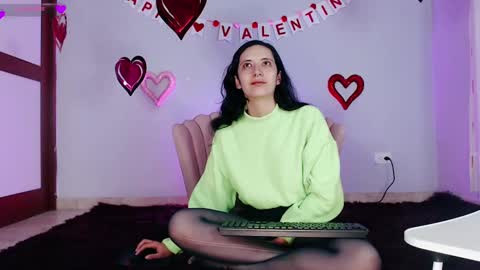 Amai  Sinclair  online show from February 10, 2025, 5:58 am