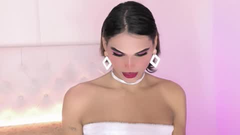 amal_baddel_ online show from December 17, 2025, 7:36 am