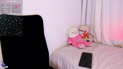 Amalia    real MIA  online show from December 14, 2024, 8:45 am