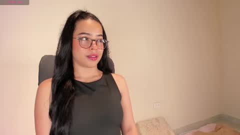 Amalia    real MIA  online show from July 6, 2026, 4:20 am