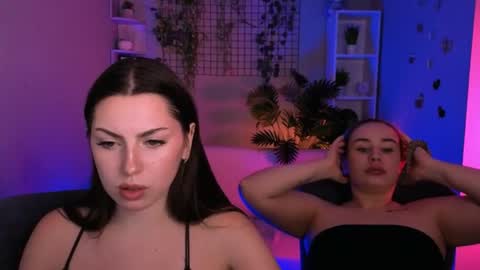 Snapshot of amalialowell chatting on June 24, 2026, 7:13 pm Amalia online show from June 24, 2026, 7:13 pm