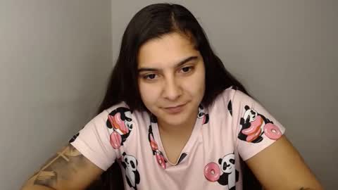 Snapshot of amanda5star chatting on January 15, 2025, 11:19 pm The queen of the biceps online show from January 15, 2025, 11:19 pm