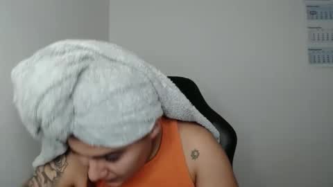 Snapshot of amanda5star chatting on March 6, 2025, 6:59 pm The queen of the biceps online show from March 6, 2025, 6:59 pm