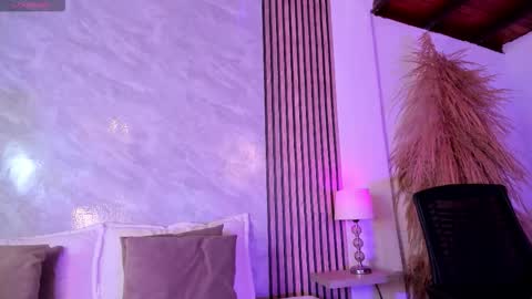 Luisa online show from September 28, 2025, 9:53 pm