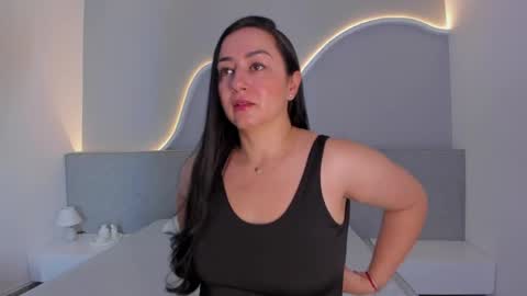 Snapshot of amanda_benz_ chatting on June 2, 2026, 11:34 am amanda_benz_ online show from June 2, 2026, 11:34 am