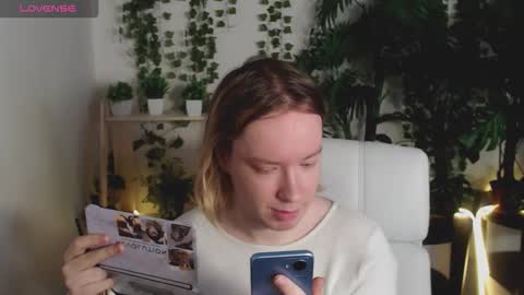 Snapshot of amanda_butlerr chatting on December 14, 2025, 10:09 am Hi im Amanda online show from December 14, 2025, 10:09 am