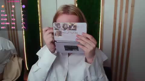 Snapshot of amanda_butlerr chatting on June 27, 2026, 12:22 pm Hi im Amanda online show from June 27, 2026, 12:22 pm