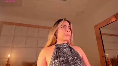Snapshot of amanda_colin chatting on July 1, 2026, 8:52 pm Amanda online show from July 1, 2026, 8:52 pm