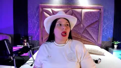 Amanda cruz online show from September 10, 2025, 1:27 am