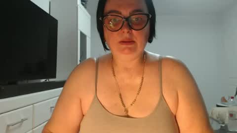 Snapshot of amandamuller1982 chatting on July 1, 2026, 8:19 pm Anda online show from July 1, 2026, 8:19 pm