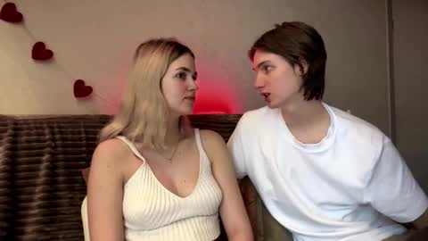 Snapshot of amandatalk chatting on October 5, 2025, 5:50 am amandatalk online show from October 5, 2025, 5:50 am