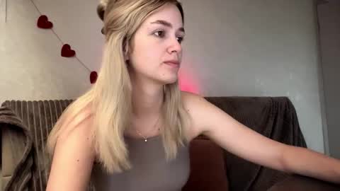 Snapshot of amandatalk chatting on October 12, 2025, 6:01 am amandatalk online show from October 12, 2025, 6:01 am