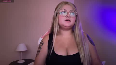 Amandha online show from March 4, 2025, 5:24 pm