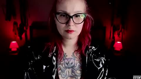 Snapshot of amanita__pantherina chatting on December 4, 2025, 12:25 pm Goddess Amanita online show from December 4, 2025, 12:25 pm