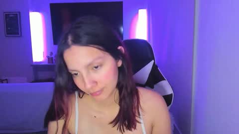 Snapshot of amara_22_ chatting on September 12, 2025, 3:39 am Liz online show from September 12, 2025, 3:39 am