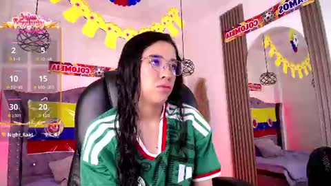 Snapshot of amara_davis1 chatting on June 15, 2026, 4:58 am amara_davis1 online show from June 15, 2026, 4:58 am