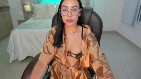 amara foxx online show from June 29, 2026, 7:25 pm