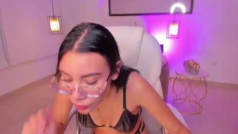 amara foxx online show from July 1, 2026, 7:02 pm