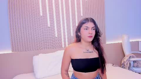 Snapshot of amara_lune chatting on July 15, 2026, 3:23 am online show from July 15, 2026, 3:23 am