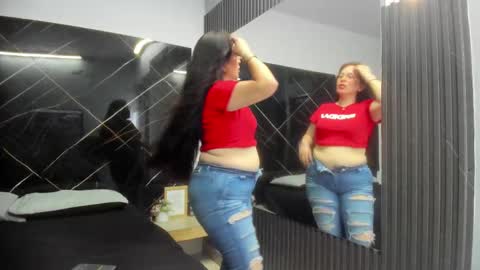 Snapshot of amara_luxe chatting on October 4, 2025, 8:07 pm amara_luxe online show from October 4, 2025, 8:07 pm