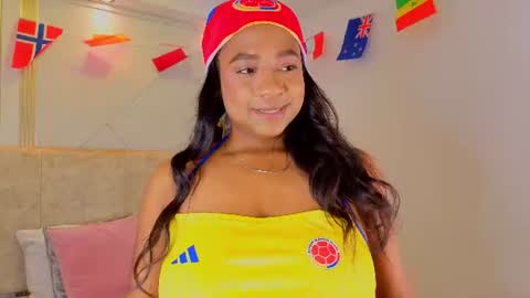 Snapshot of amara_queen_ chatting on June 17, 2026, 2:29 pm Amara online show from June 17, 2026, 2:29 pm
