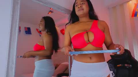Snapshot of amara_queen_ chatting on June 26, 2026, 12:09 pm Amara online show from June 26, 2026, 12:09 pm