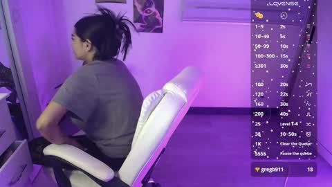 Snapshot of amara_silk chatting on June 6, 2026, 1:11 am amara_silk online show from June 6, 2026, 1:11 am