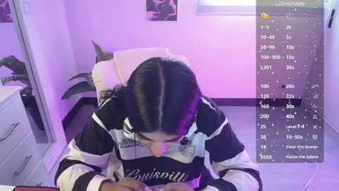 Snapshot of amara_silk chatting on June 6, 2026, 4:55 pm amara_silk online show from June 6, 2026, 4:55 pm