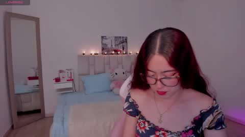 amaraa_couper1 online show from March 17, 2026, 3:44 am