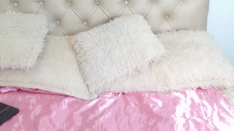 Snapshot of amaranta_f00x chatting on February 4, 2025, 12:55 pm Amaranta online show from February 4, 2025, 12:55 pm