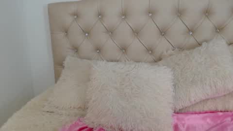 Snapshot of amaranta_f00x chatting on February 6, 2025, 4:03 pm Amaranta online show from February 6, 2025, 4:03 pm