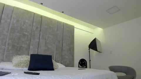 Snapshot of amarettho chatting on January 23, 2025, 10:43 am Emily online show from January 23, 2025, 10:43 am