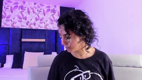 Snapshot of amarettho chatting on February 4, 2025, 10:43 am Emily online show from February 4, 2025, 10:43 am