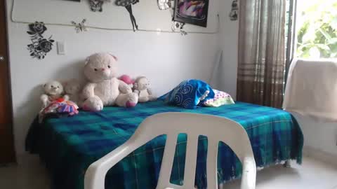 amaris_c online show from October 2, 2025, 2:35 pm