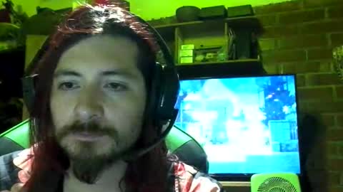 Snapshot of amaru_bf_experience chatting on November 23, 2025, 3:28 am Amaru online show from November 23, 2025, 3:28 am