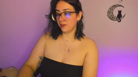 Snapshot of amaryllis_vizcaya chatting on January 14, 2025, 3:43 am Katt online show from January 14, 2025, 3:43 am