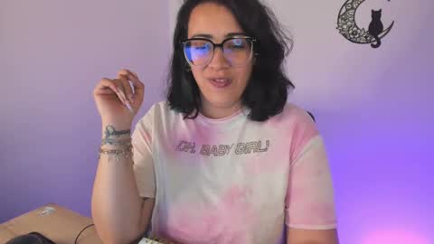 Snapshot of amaryllis_vizcaya chatting on January 17, 2025, 3:12 am Katt online show from January 17, 2025, 3:12 am