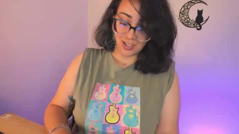 Snapshot of amaryllis_vizcaya chatting on January 21, 2025, 12:04 am Katt online show from January 21, 2025, 12:04 am
