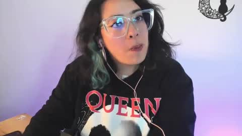 Snapshot of amaryllis_vizcaya chatting on February 1, 2025, 11:48 pm Katt online show from February 1, 2025, 11:48 pm