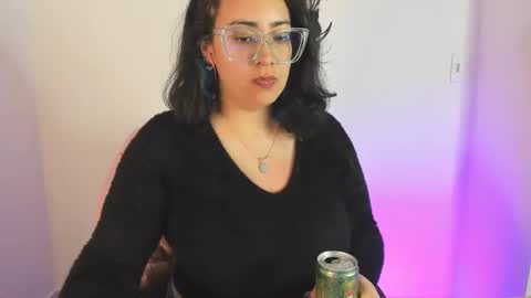 Snapshot of amaryllis_vizcaya chatting on March 8, 2025, 11:18 pm Katt online show from March 8, 2025, 11:18 pm