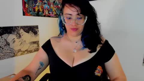 Snapshot of amaryllis_vizcaya chatting on September 16, 2025, 10:11 pm Katt online show from September 16, 2025, 10:11 pm