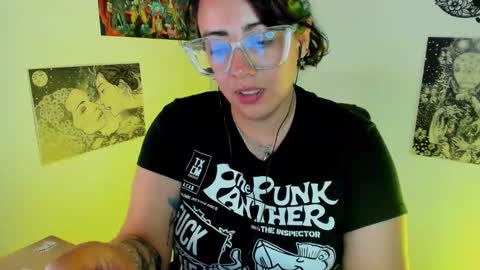Snapshot of amaryllis_vizcaya chatting on September 20, 2025, 10:33 pm Katt online show from September 20, 2025, 10:33 pm