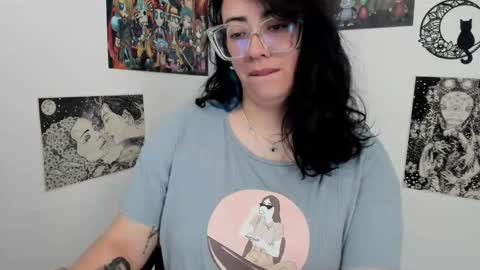 Snapshot of amaryllis_vizcaya chatting on October 5, 2025, 9:02 pm Katt online show from October 5, 2025, 9:02 pm