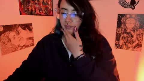 Snapshot of amaryllis_vizcaya chatting on October 26, 2025, 10:15 pm Katt online show from October 26, 2025, 10:15 pm