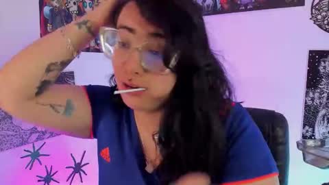 Snapshot of amaryllis_vizcaya chatting on November 17, 2025, 6:03 pm Katt online show from November 17, 2025, 6:03 pm