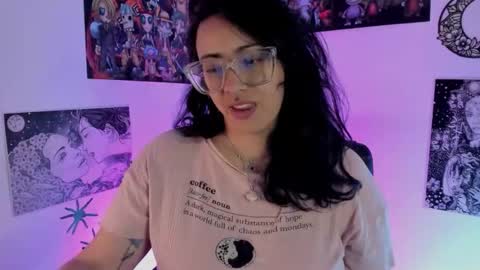 Snapshot of amaryllis_vizcaya chatting on November 25, 2025, 11:38 pm Katt online show from November 25, 2025, 11:38 pm
