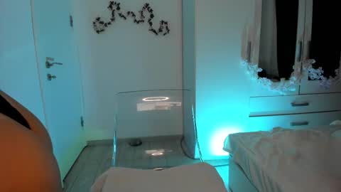 amateur_fitbabex online show from September 14, 2025, 6:12 am