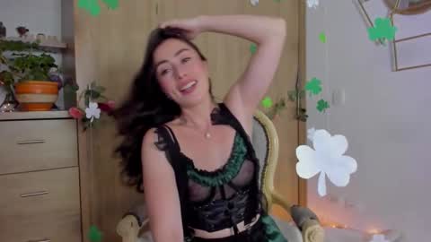 Amatista online show from March 18, 2026, 2:37 am